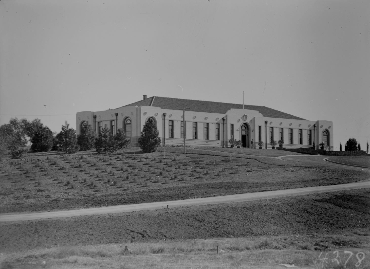 Image of Forestry House in Canberra when first built
